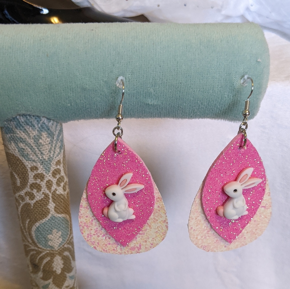 💥SALE💥 Barbie Pink Bunny Rabbit Glitter Earrings  Easter Brand New - Picture 7 of 9